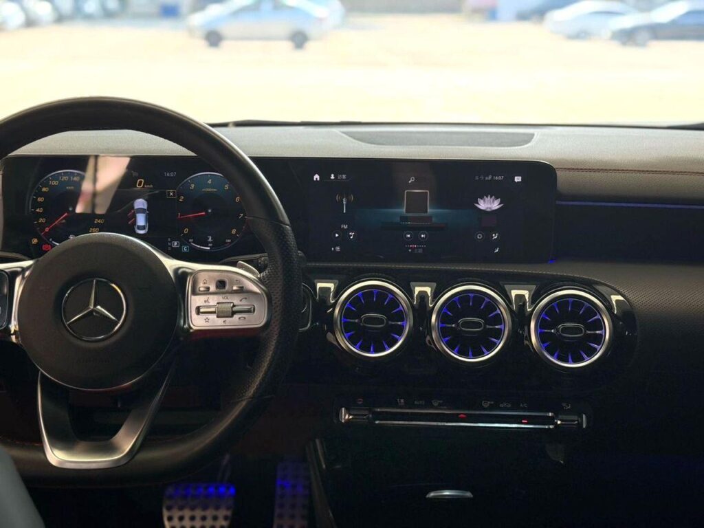 Mercedes Benz CLA200 2020 foto 3
